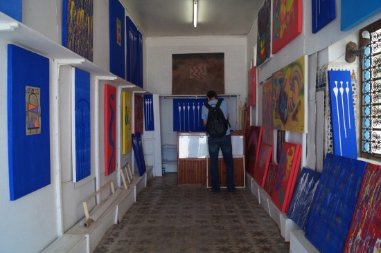 After relaxing to the sounds of the ocean for a while we headed back into town and stumbled into this tiny gallery.