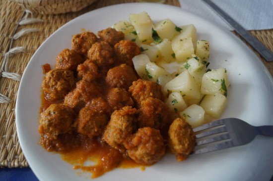 Fish meatballs with garlic roasted potatoes. Yum.