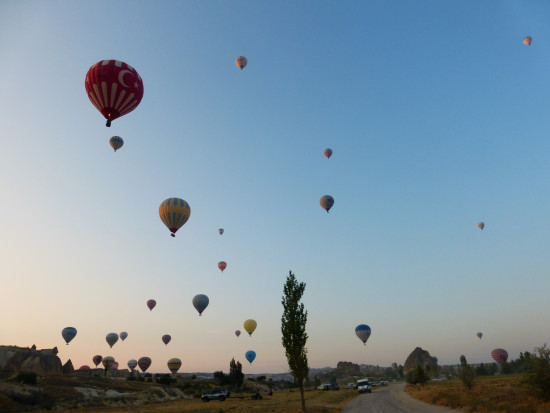 This picture doesn't really do the scene justice - there are just hundreds of balloons taking off at once.